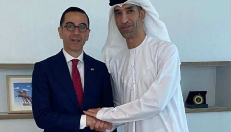 حسن الخطيب، وزير الاستثمار والتجارة الخارجية
