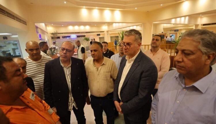 وزير البترول والعمل
