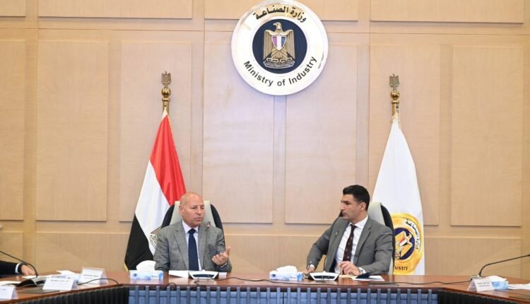 وزير الصناعة