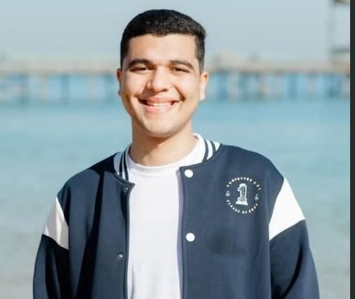 الطالب أحمد محمد عبد اللطيف طلحه