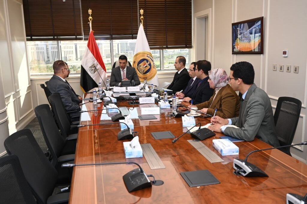 وزير الصناعة