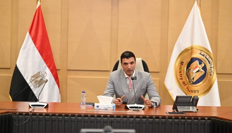 المهندس خالد هاشم وزير الصناعة