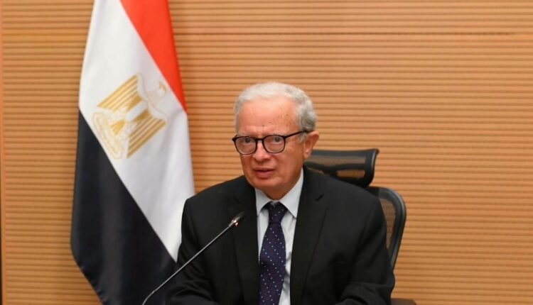 الدكتور حسن عيسى