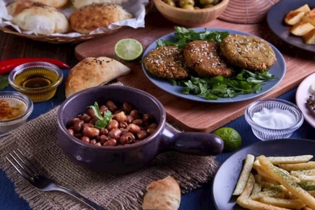 فول وطعمية